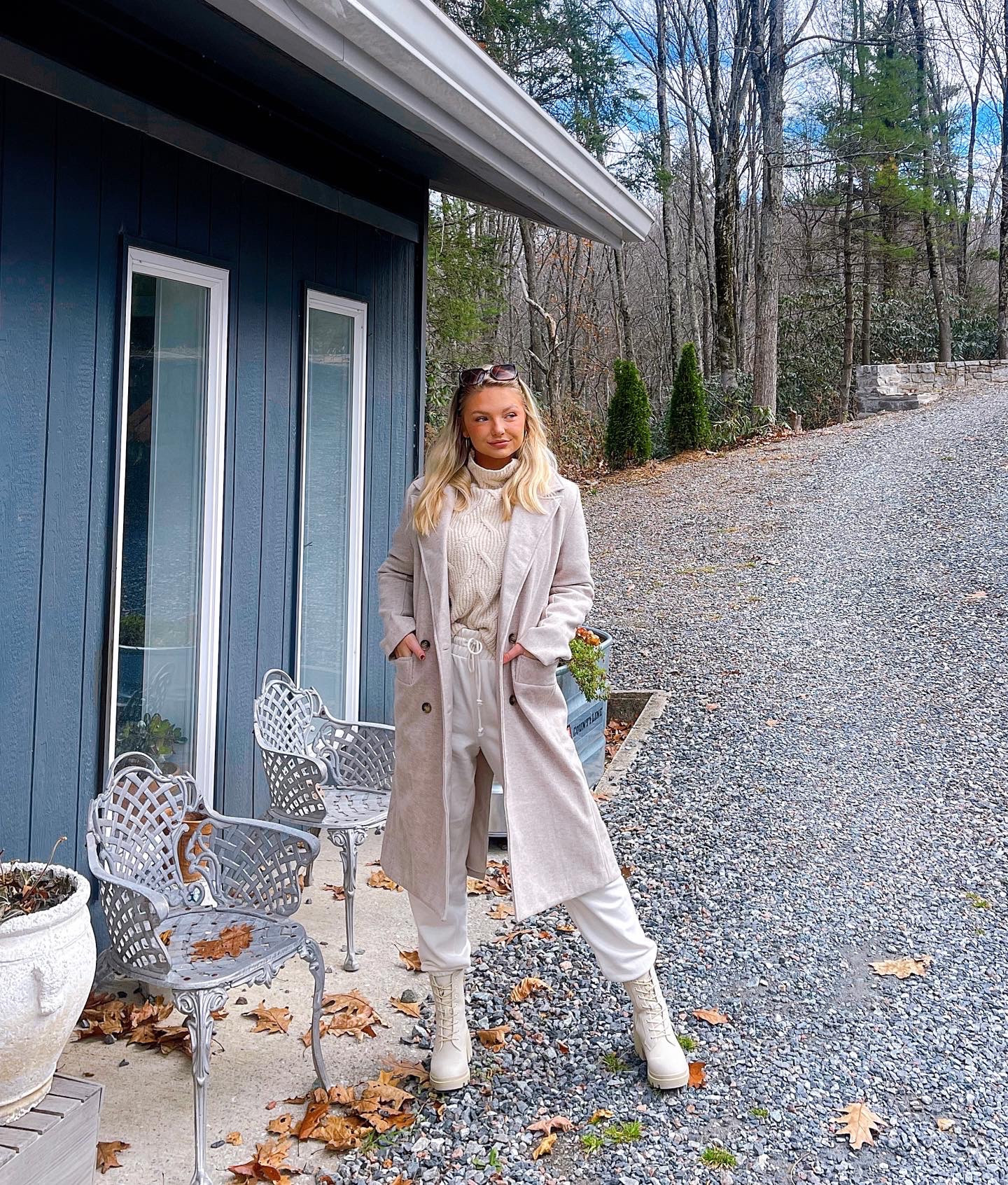 Mountain weekend involves being wrapped up but it doesn’t mean you can’t still look cute! 

#LTKHoliday #LTKSeasonal #LTKstyletip