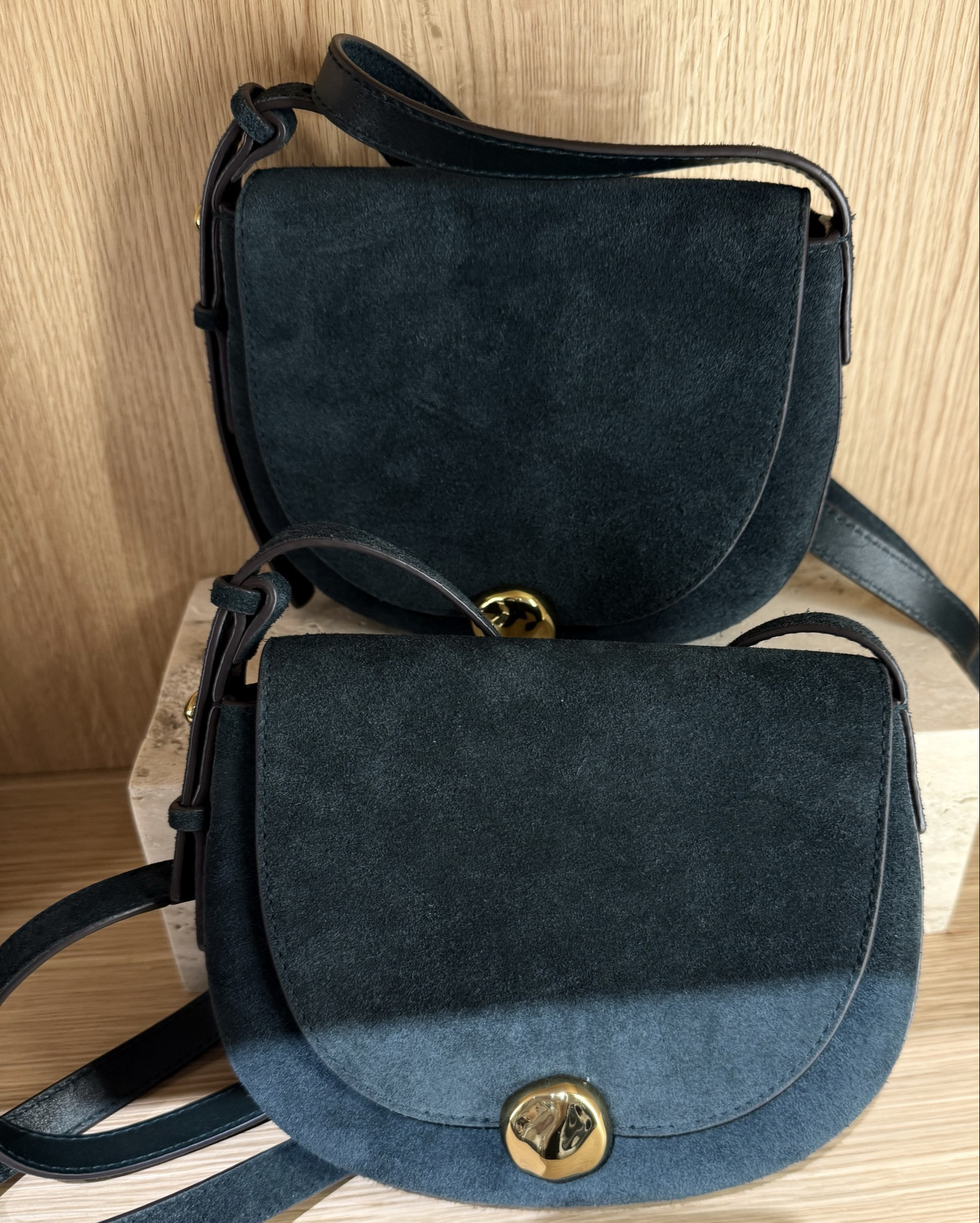 Beautiful suede bags from Madewell I’m loving.



Madewell suede bag, madewell bag, bucket bag 

#LTKSeasonal #LTKOver40 #LTKWorkwear