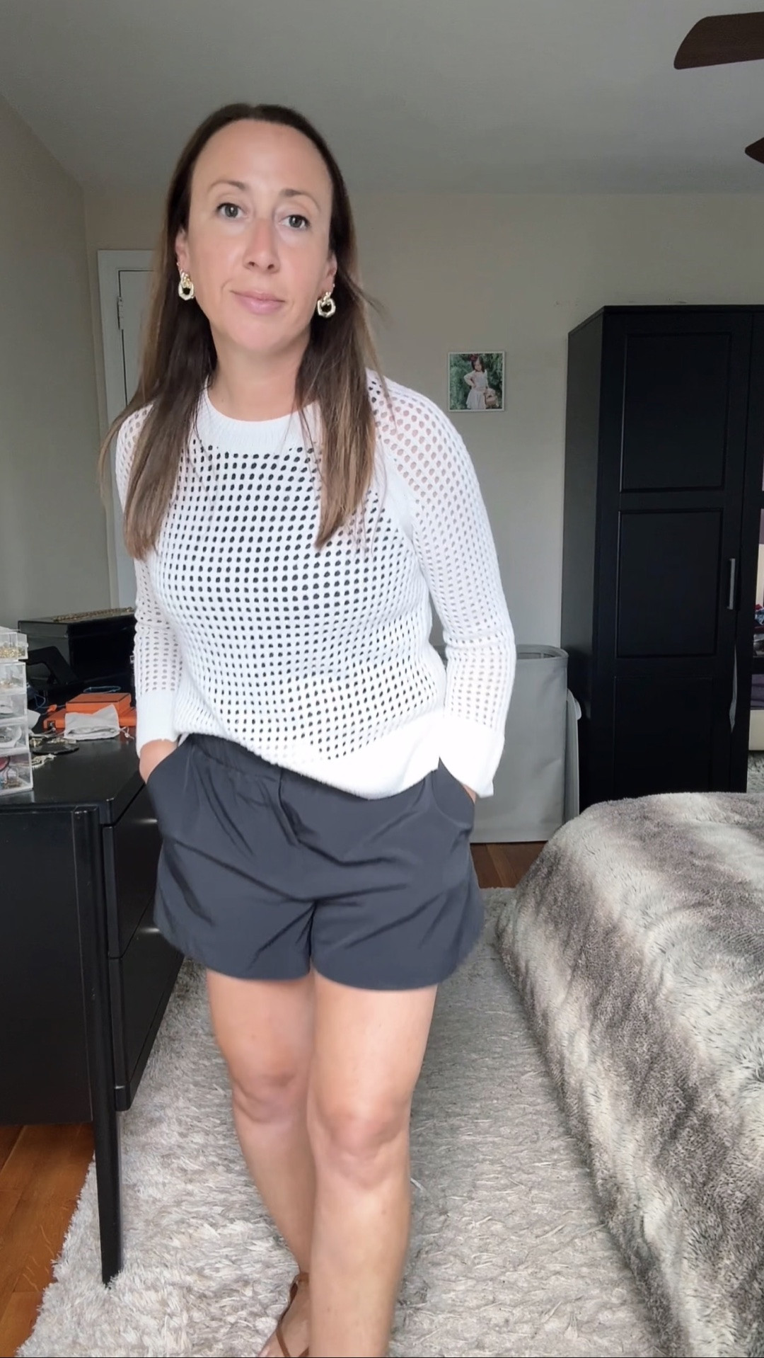 Two minutes. One outfit. Instant pulled together. 🤍

This is my go-to formula when I want to look polished without overthinking it. Elevated basics, classic pieces, and an outfit that works whether I’m running errands, heading to lunch, or chasing the kids.

✨ Save this for the next morning you’re getting dressed in a hurry.

Tell me… what’s your go-to piece that instantly makes you feel put together?
.
.
.
.
.

• effortless summer outfit
• mom style inspiration
• elevated everyday style
• casual chic outfit
• classic wardrobe essentials
• capsule wardrobe outfit
• neutral outfit ideas
• timeless fashion
• easy everyday outfits
• summer fashion inspiration

#SummerStyle #EverydayStyle #EffortlessStyle #ClassicStyle #elevatedbasics