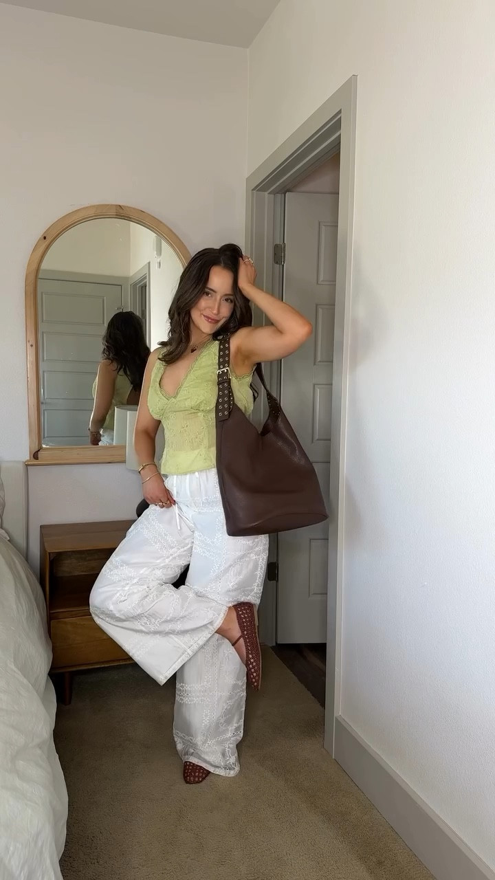 Sharing my silly little ootd incase you need some early fall outfit inspo 🥝🤍
.
.
.
.
Early fall outfit, fall green outfit, easy outfit, it girl outfit, early fall style, #outfitideasforyou #falloutfitinspo #fallfashiontrends