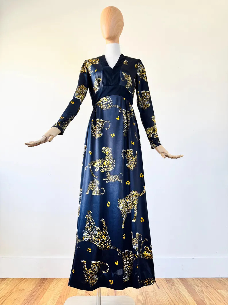 Vintage 70s leopard print long sleeve maxi dress ~ gold and black leopards ~ animal print ~ plung... | Etsy (Global)
