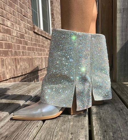 Azalea Wang Annabelle Rhinestone Western Boot

#LTKstyletip #LTKshoecrush #LTKSeasonal