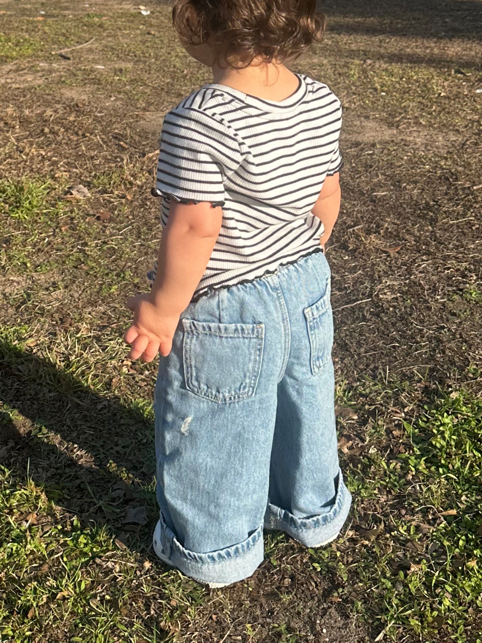 Wide leg denim on toddlers 🥹🥹

#LTKSeasonal #LTKBaby #LTKKids