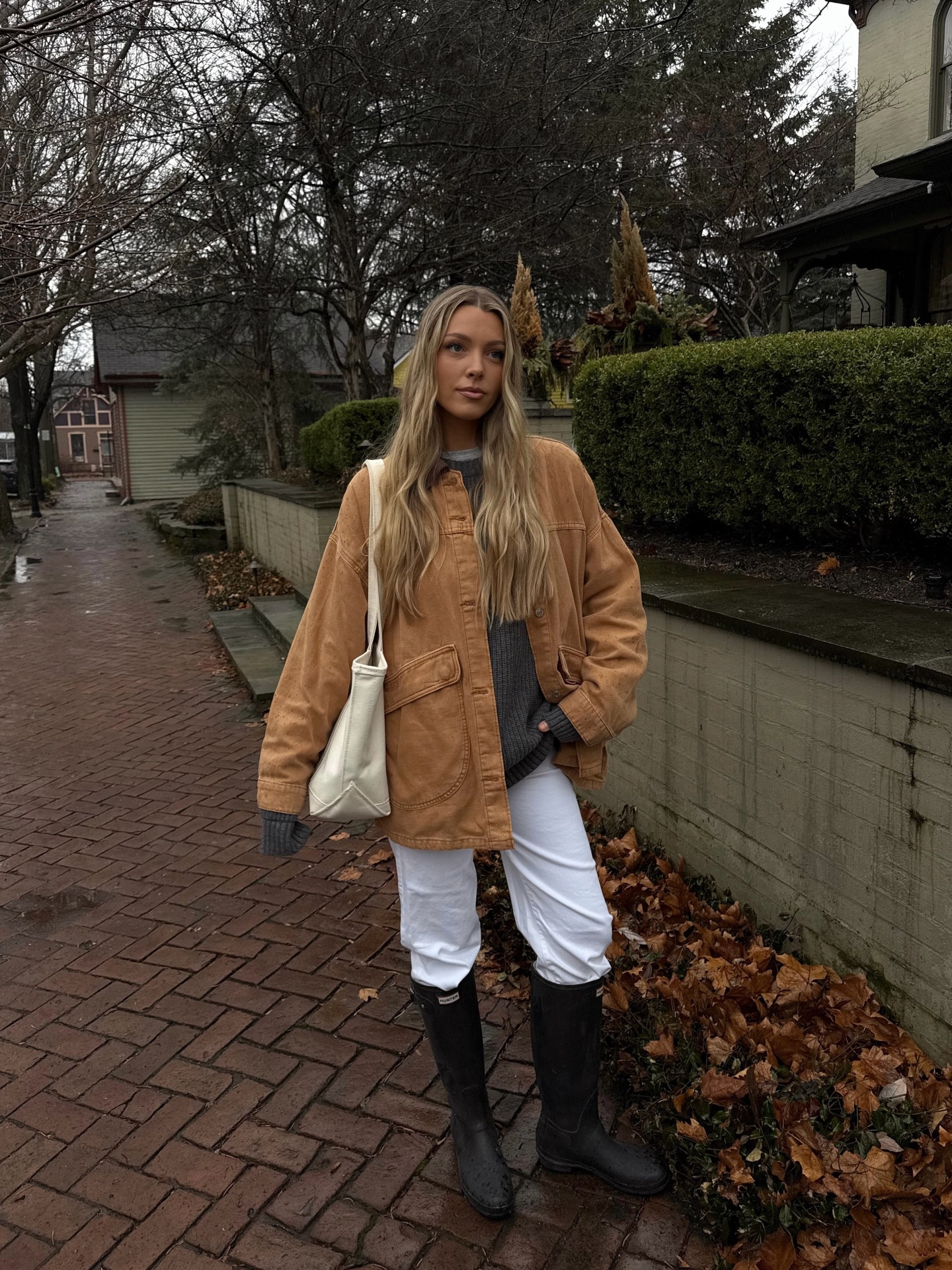 making the most of the rain 🌧️🪵🌿