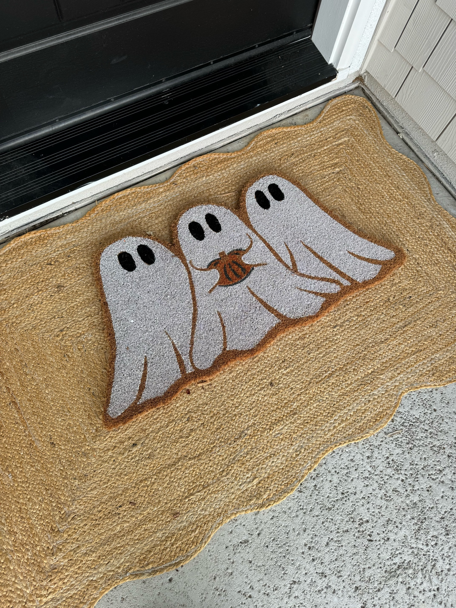 The cutest ghostie door mat 👻🖤

#LTKSeasonal #LTKHome #LTKFindsUnder50