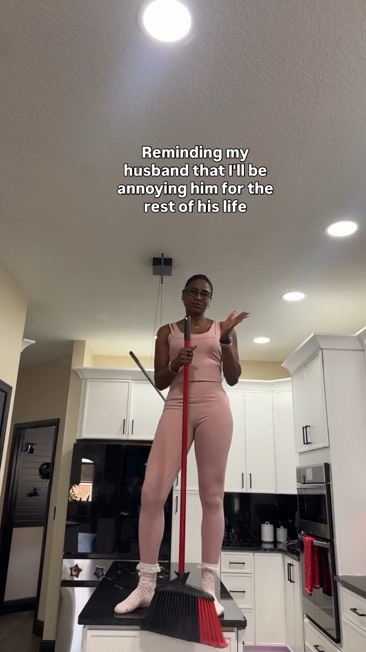 Reminder: there’s no unsubscribe button on this marriage 😘 @Nike US 

#momlifestyle #momlife #humor

#LTKWorkwear #LTKfitnessgoals