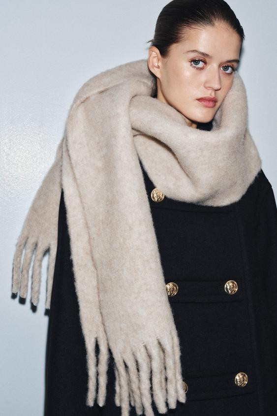 CHUNKY FRINGED SCARF | Zara UK