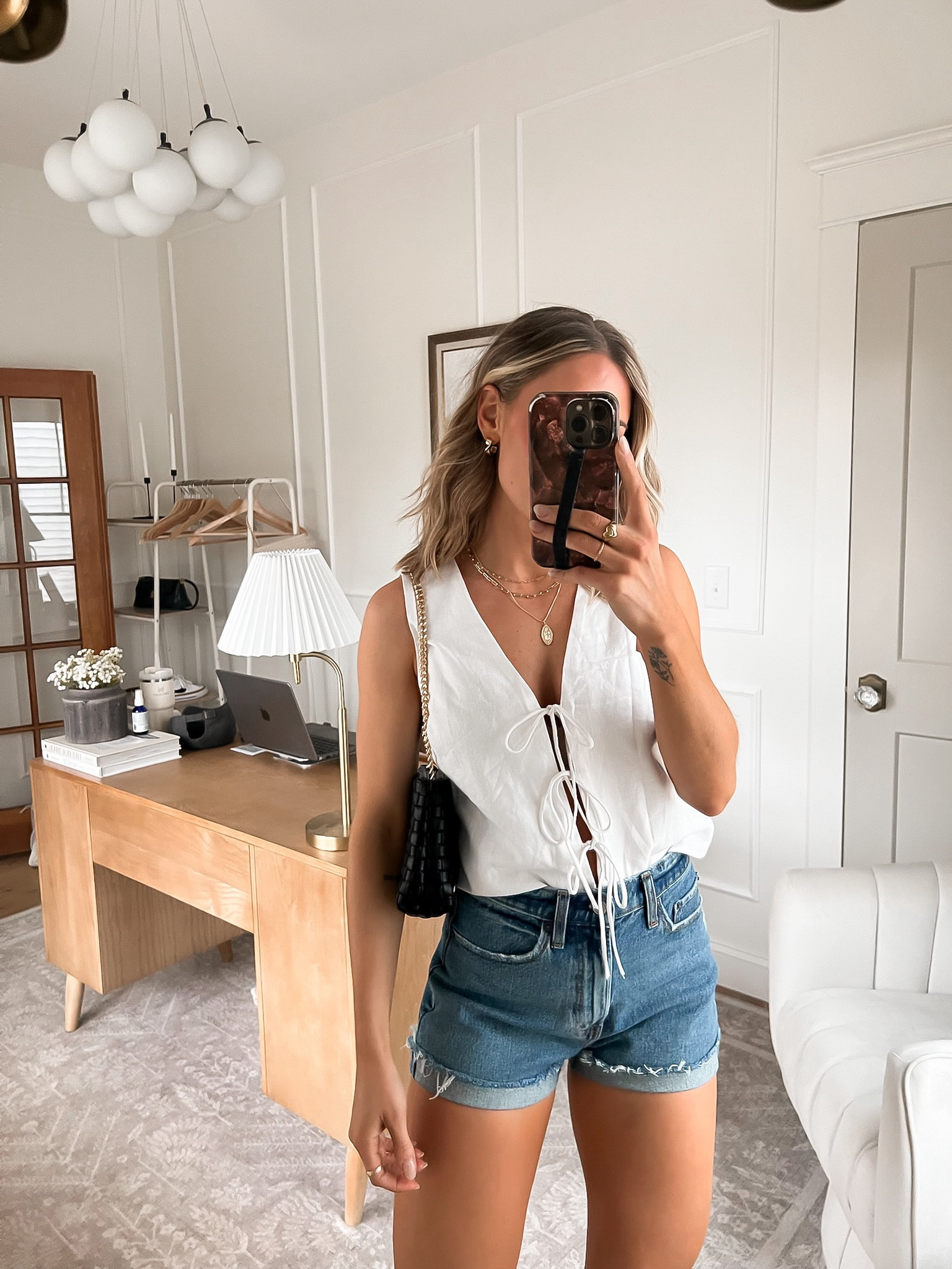 Last day for the Abercrombie shorts sale!! 

☀️25% off all shorts + 15% off almost everything else! (5/10-5/13) 

☀️use code AFSHORTS for an additional 15% off the sale! 

Sizing Details ✨ 
5’4’’ • 120 lbs • 30D 

Top: XS
Bottom: 25 Curve

#LTKSeasonal #LTKSaleAlert #LTKFindsUnder100