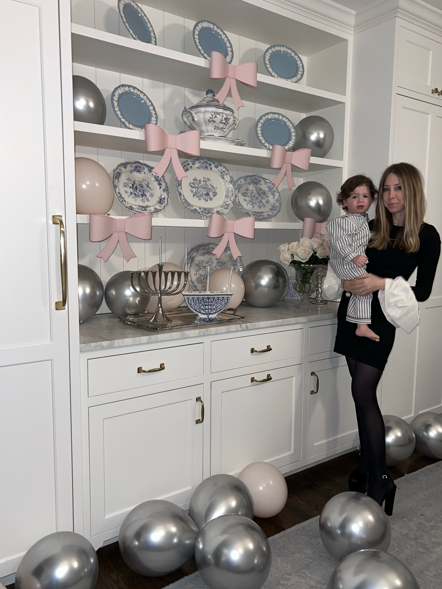 The perfect holiday dress! True to size. 

#LTKHoliday #LTKparties #LTKstyletip