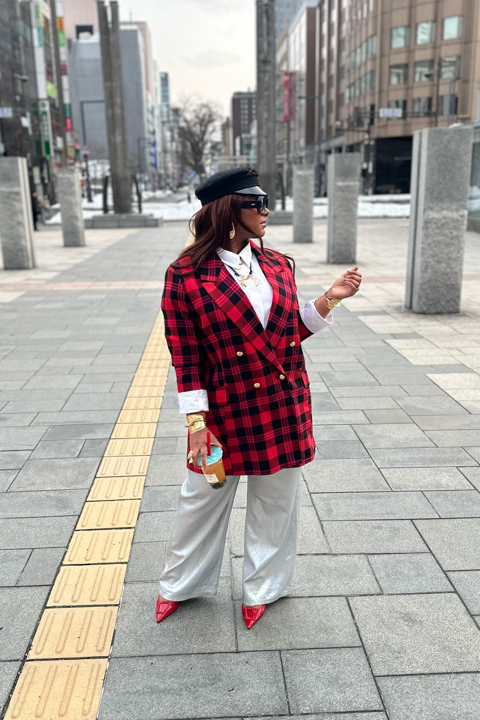 Oversized plaid blazers 😍
-
This oversized river island blazer is one of my favorite pieces! I paired it with these metallic denim jeans and cropped white button down shirt ❣️ I’m wearing a size US 14 in the jeans because I wanted them to have a loose fit, I had the waist tailored to me.
—
❤️ Cropped white button down
❤️ Metallic wide leg jeans
❤️ Plaid blazer
❤️ Black baker boy cap
❤️ Gold accessoriess

#LTKfindsunder100 #LTKmidsize #LTKSeasonal