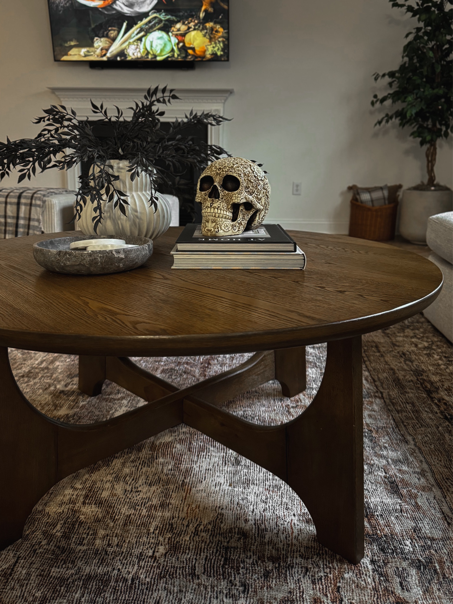 Fall decor, fall stems, Halloween decor, Halloween coffee table decor, round coffee table decor, living room rug, l
Skull decor, Amazon home find

#LTKHome