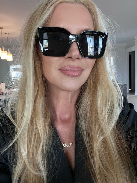 Walmart scoop sunglasses $27 

#LTKunder50 #LTKunder100