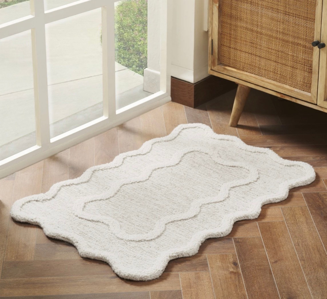 Ivory Scallop Wool Indoor Area Rug 5’x7'

#LTKHome #LTKSaleAlert #LTKSeasonal