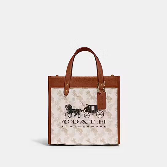 Field Tote 22 With Horse And Carriage Print And Carriage Badge | Coach (US)