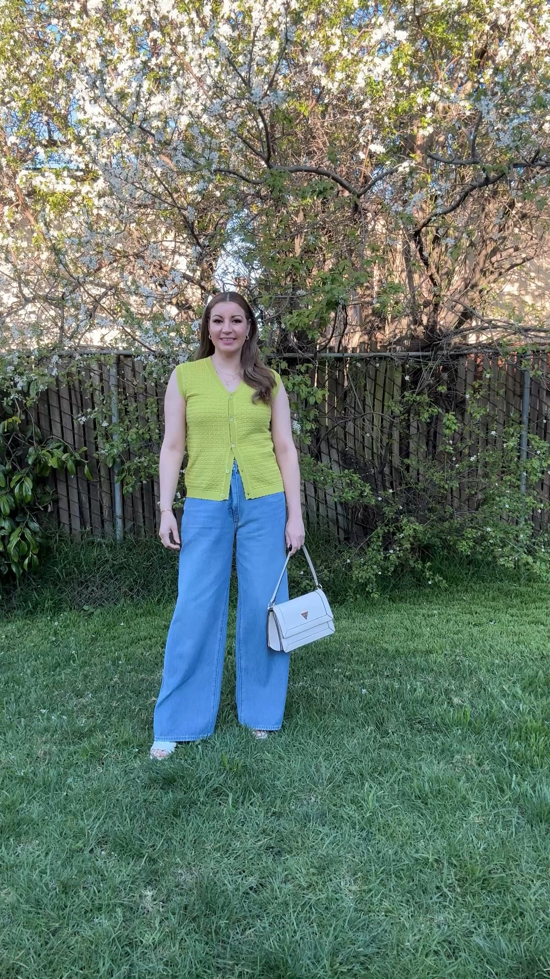 Women's V-neck sleeveless sweater, crochet knitted vest, summer tops, with buttons, spring cardigan, casual outfits 2026.
Size:M

#LTKMidsize #LTKSaleAlert #LTKSeasonal