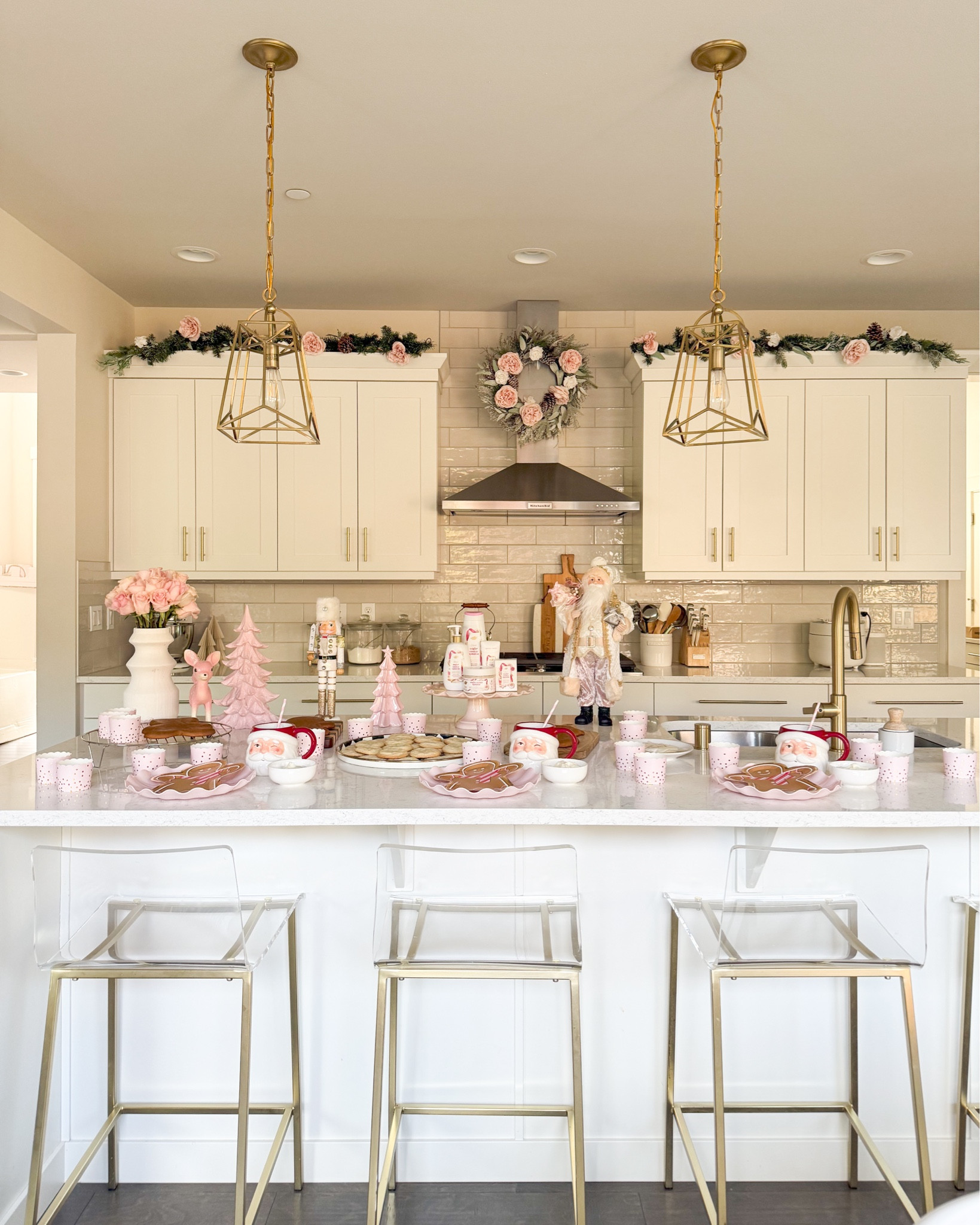 Pink cookie decorating party for my girls!

Gingerbread decorating kits, tray, Santa clous mug, sweatshirt, gingerbread plates, paper cups, cutting board, home decor, bar stool 


#LTKHome #LTKHoliday #LTKSeasonal