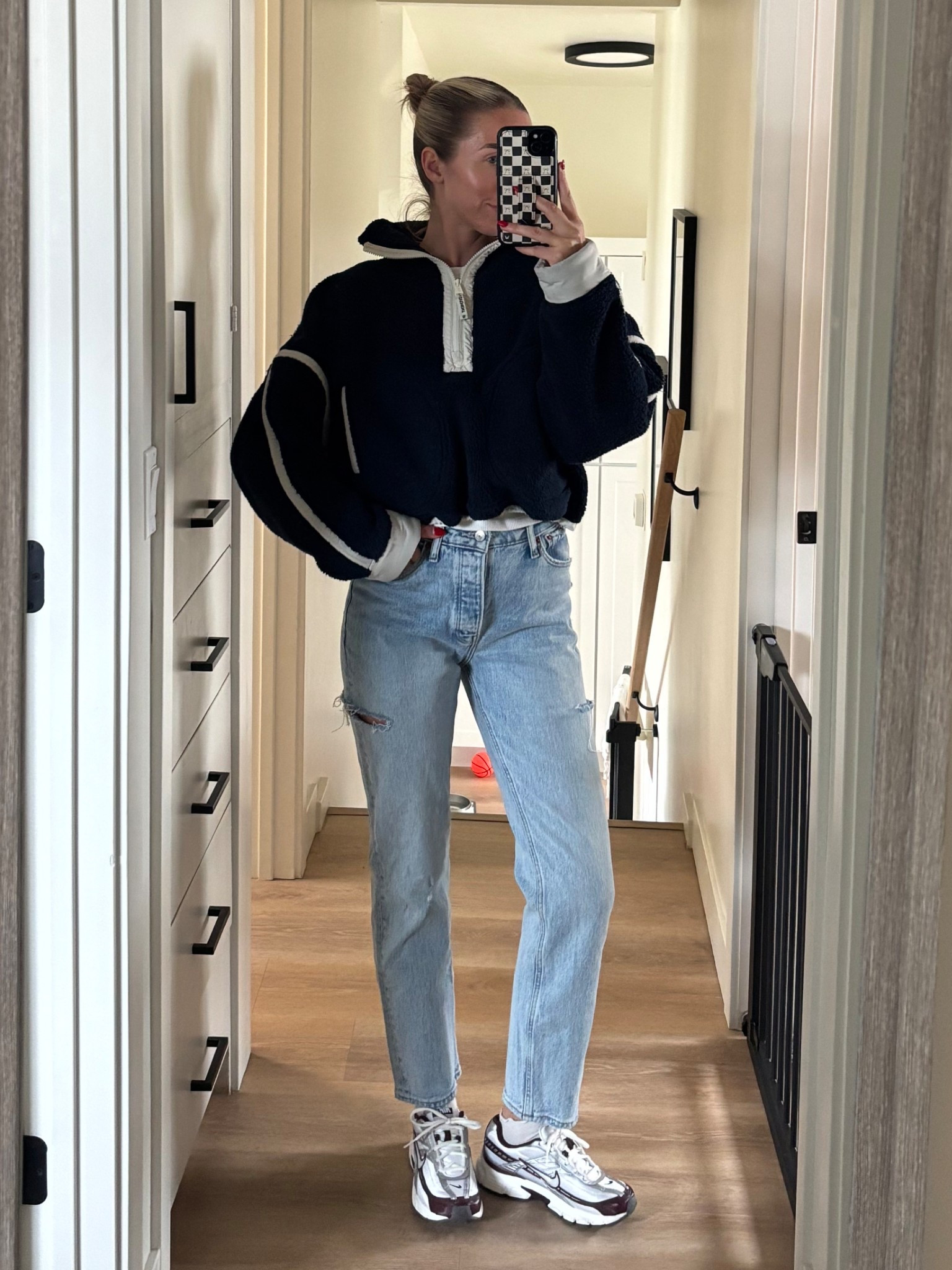 Don’t know about yall but my jeans felt a little tight after the holidays 😂 
Fleeece - size small 
Jeans - TTS 
shoes - TTS

#LTKTall #LTKgrwm #LTKmomlife