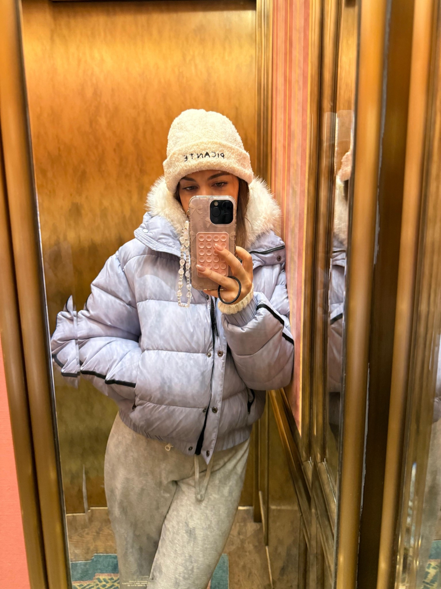 cosy season 🧸

Puffer coat, water proof coat, Alo yoga, grey joggers, athleisure, winter outfit, winter walk, city break

#LTKfestive #LTKuk #LTKwinter