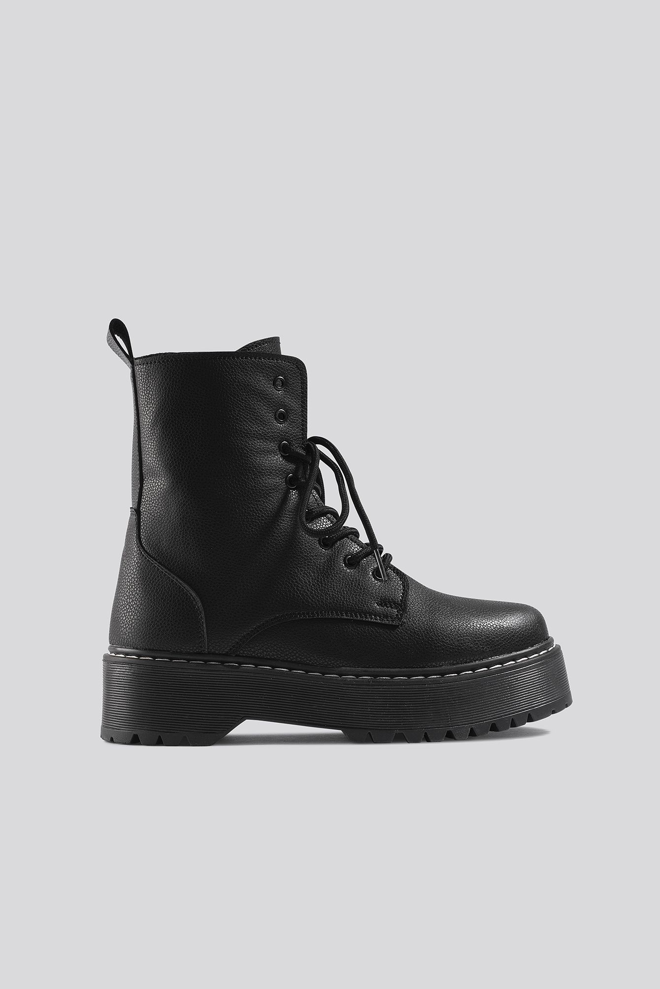 Chunky Rubber Sole Combat Boots Schwarz | NA-KD DE, AT, CH