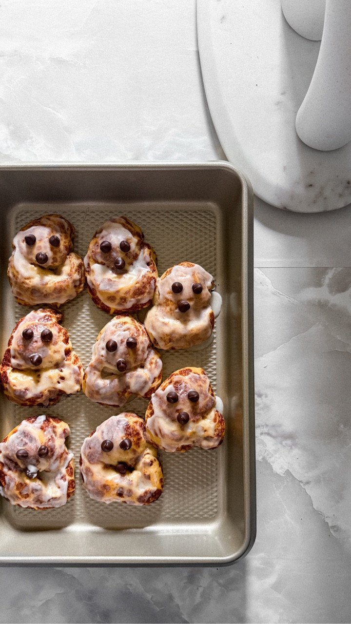 spooky season hack: turn cinnamon rolls into cinna-boos 👻✨ just add candy eyes or chocolate chips if you don’t have any) + boom—ghostly cuteness.

so easy, so cozy, & guaranteed to make your kitchen smell like fall comfort 🍂 perfect for a halloween morning surprise or a weekend bake with the kids. ⏲️ grab the full recipe on my blog! 

save this for later + tag a friend you’d make a batch with 👇🏼

@pillsbury @pillsburybaking @hersheys 
#CinnaBoos #GhostCinnamonRolls #HalloweenBaking #FallVibes #CozyBaking #SpookySeasonTreats #ComfortCreator #CookingAsmr

#LTKSeasonal #LTKFamily #LTKHome