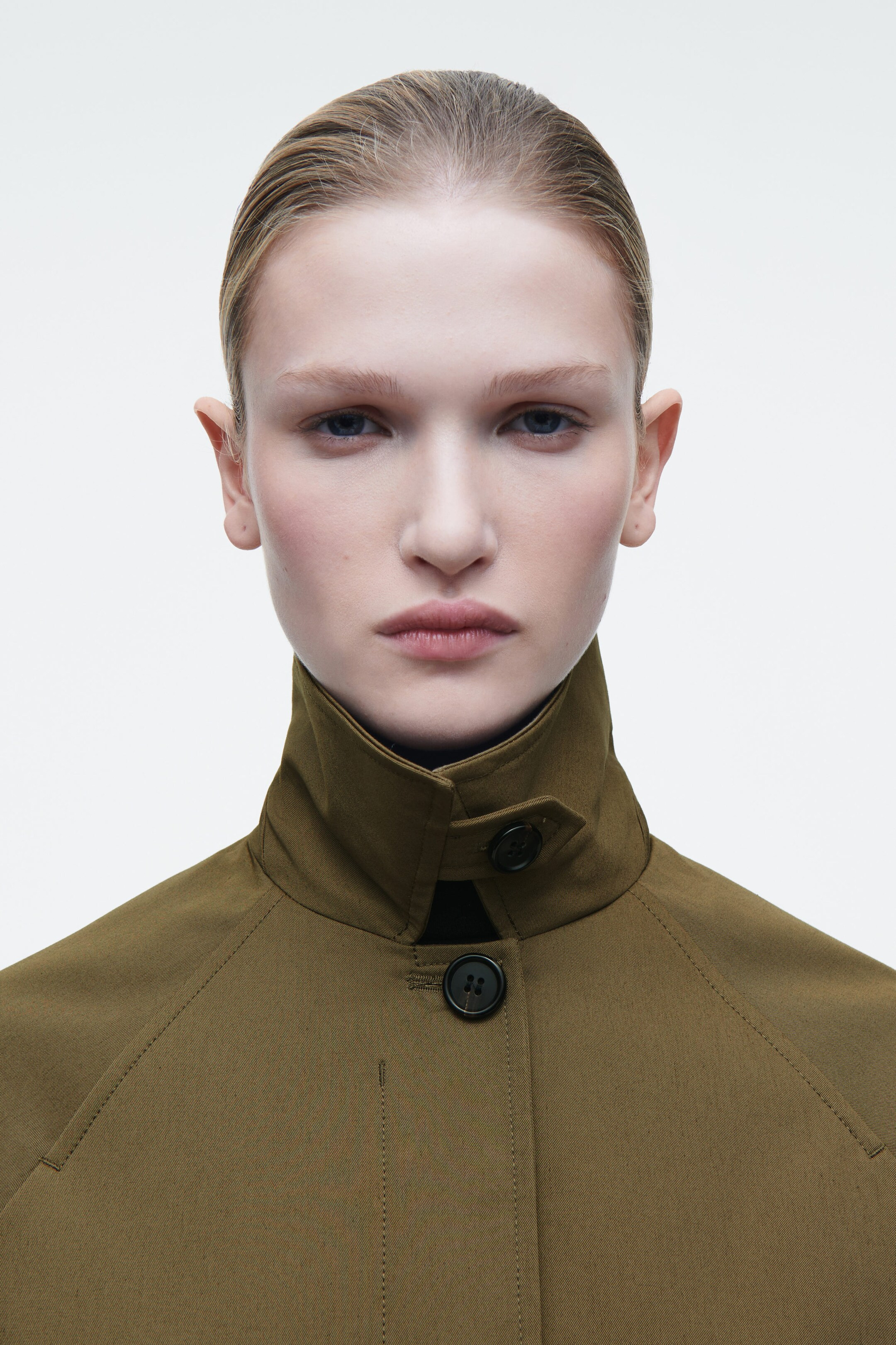 KURZER TRENCHCOAT AUS TWILL - KHAKI | COS (EU)