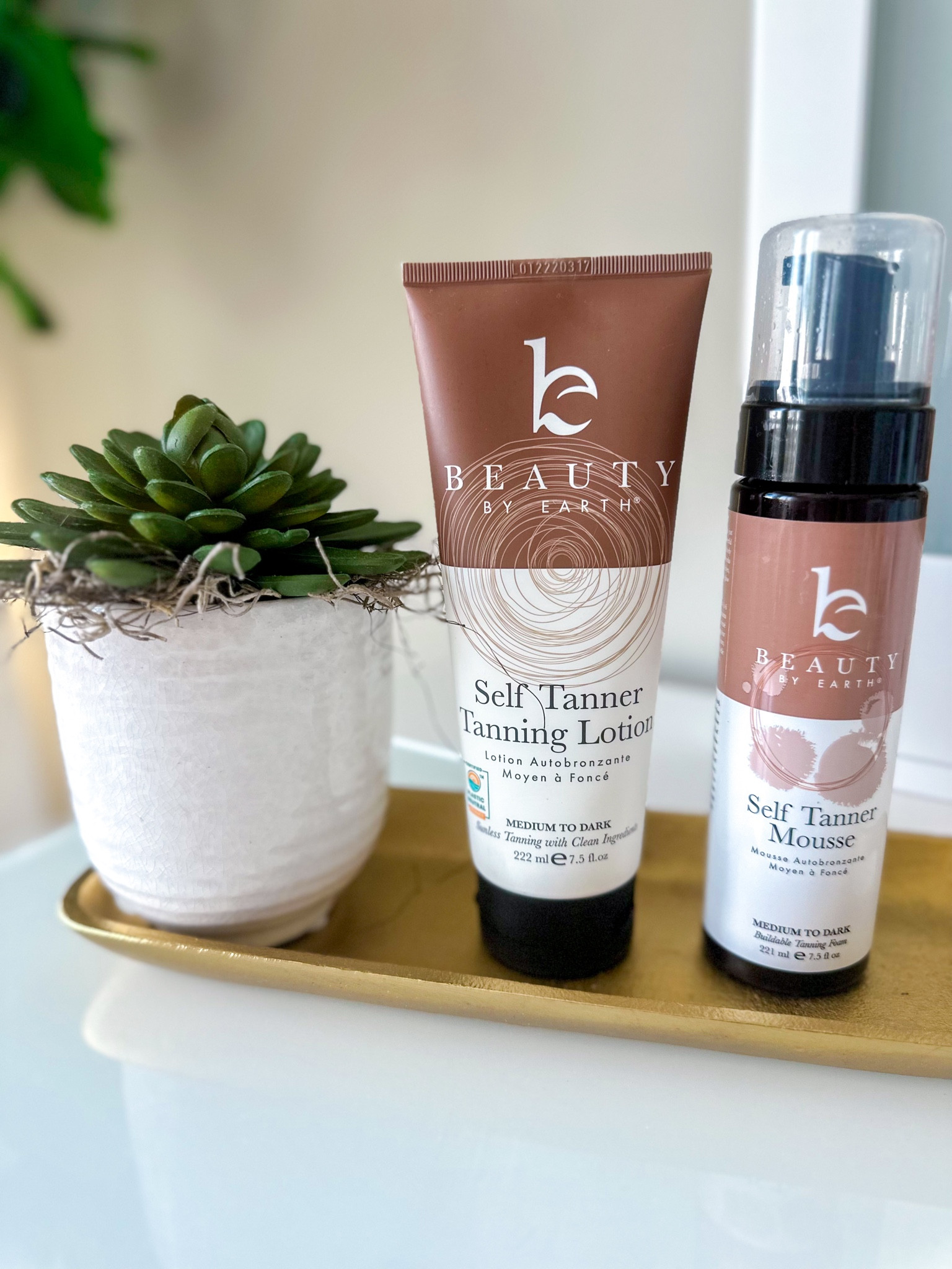 My favorite tanning product with Organic Natural ingredients and best of all no dyes. Our body deserves better options like @beautybyearth. 







#natural #tanning #tanninglotion #tan #nodyes #healthylifestyle #cleaningredients #beautybyearth

#LTKstyletip #LTKbeauty