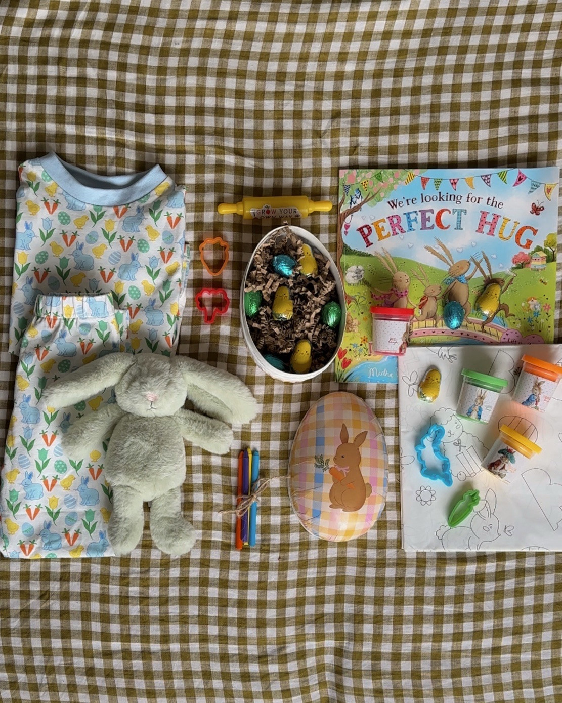 Theo’s Easter basket 🐰🥕🧺

My mum always went above and beyond for Easter (and honestly every occasion, even Valentine’s Day was celebrated 🥹), and I couldn’t wait to do the same for my own kids one day.

I’ve got a few little activities planned for us: an Easter egg hunt, drawing, special pancakes, etc. Can’t wait to share more 🤍

Pyjamas @rachelrileyuk
Big egg and basket @flyingtiger