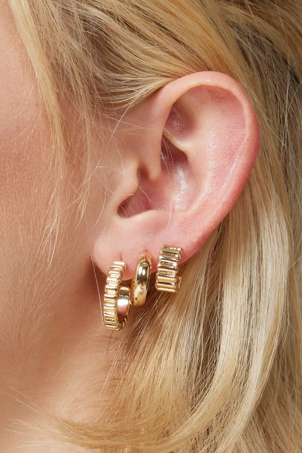 Textured Mini Hoop Earring Set | Urban Outfitters (US and RoW)