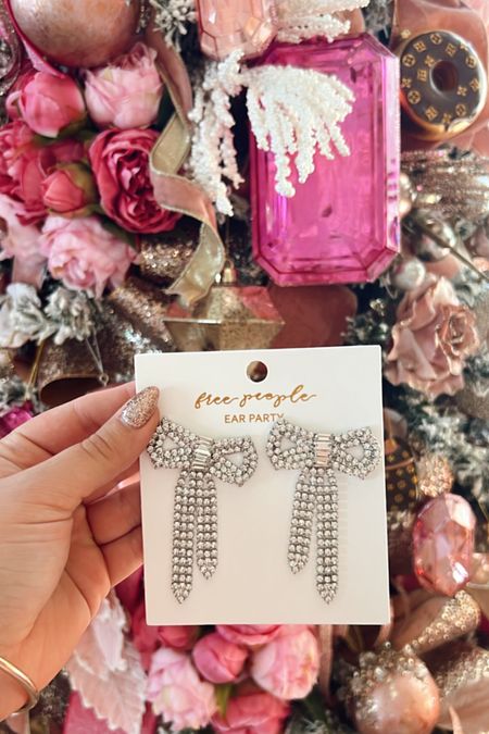 crystal bow drop earrings for the Holidays! 🎀

#LTKSeasonal #LTKHoliday #LTKunder50