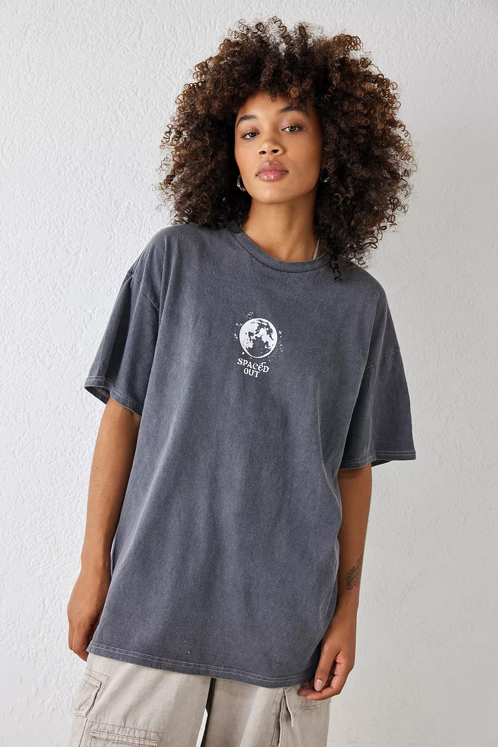 UO Spaced Out Dad T-Shirt | Urban Outfitters (EU)