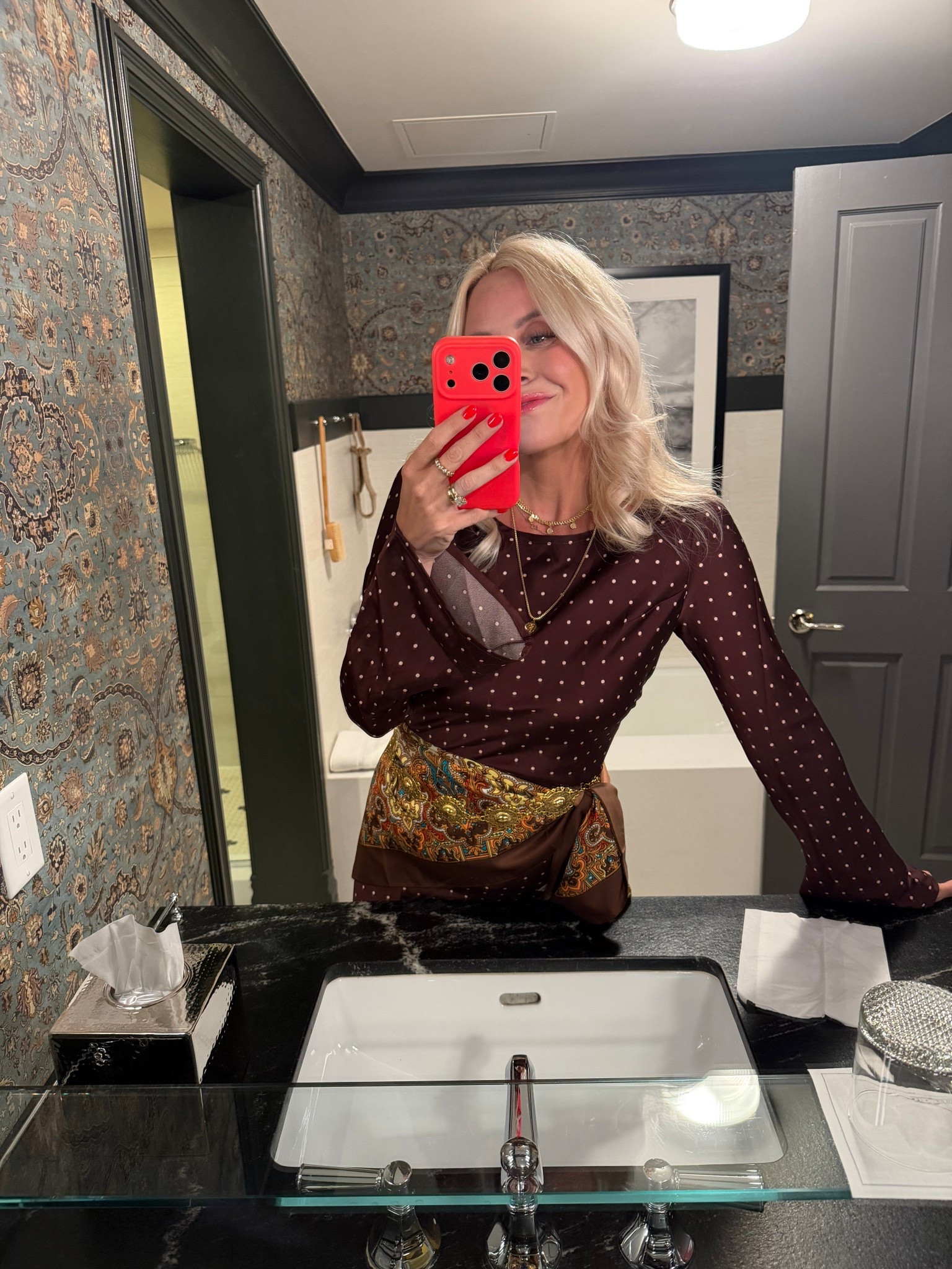 Wallpaper shopping! Love this one and they have a ton of options on wayfair #wayfair @wayfair #wayday