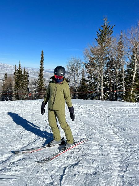 Home. 🏔️❄️🎿

So fun to ski exactly where I hiked this summer. But utah is gross. Don’t come. 

Ski oufit is my favorite: women owned and designed and made with recycled material, cute and so many colors  

#LTKtravel #LTKSeasonal #LTKHoliday