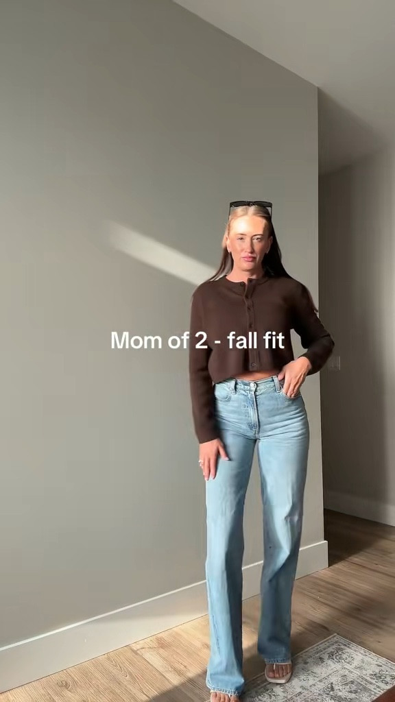 New fav wide leg denim! Tts. Small in cardigan. The chocolate brown is perfect for fall. 

#LTKjeans #LTKcanada #LTKstyletip