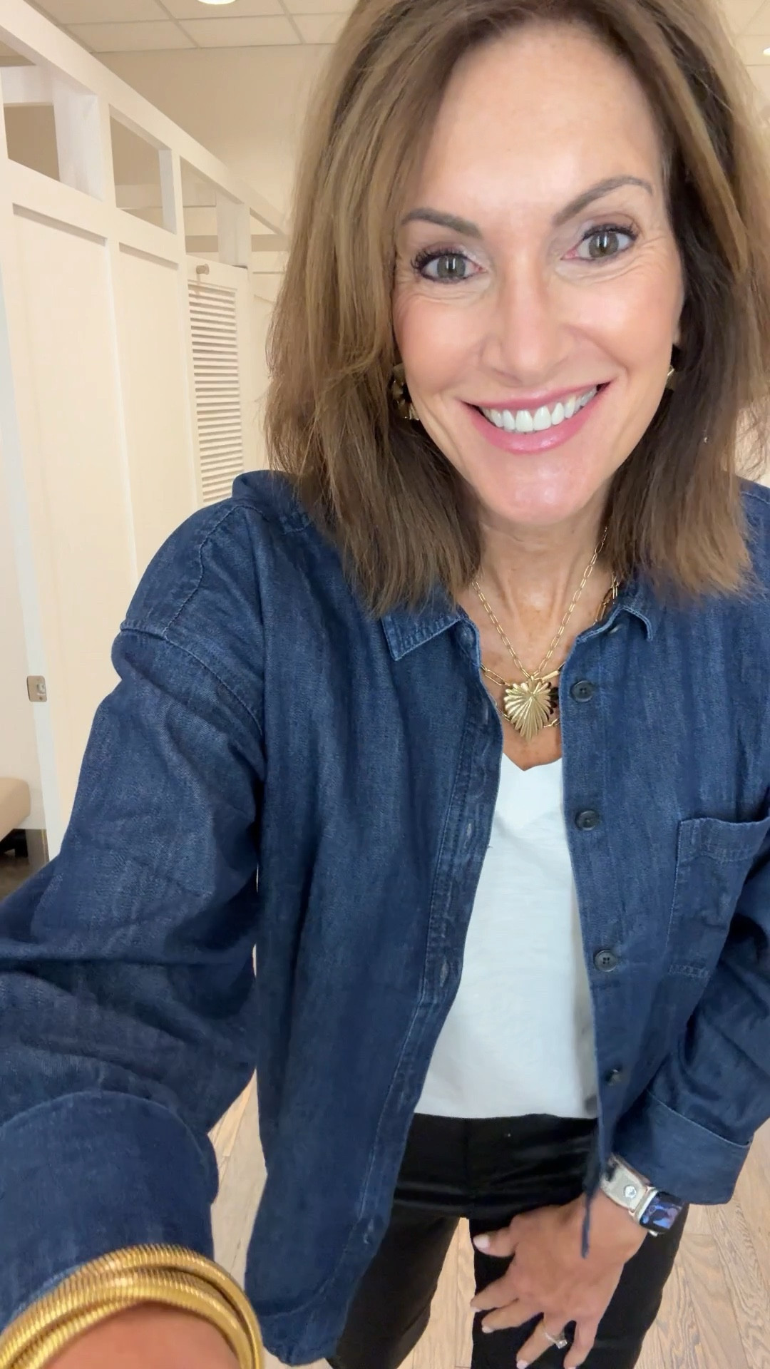 Black Coated Denim - 29/8
Vneck tee - M
Cropped denim shirt - L

Paper clip necklaces and bracelet discount- anniek20

Fall casual style
Weekend style

#LTKFindsUnder100 #LTKVideo #LTKStyleTip