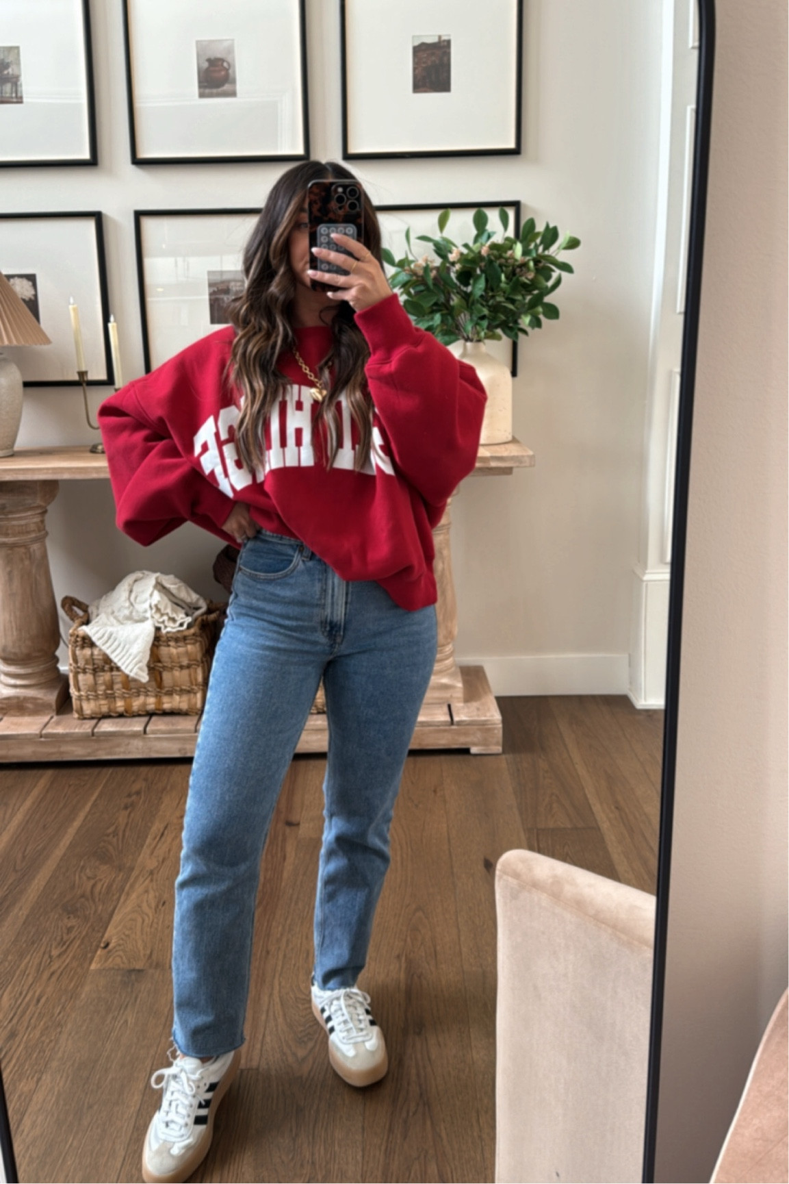 Friday fit
🤍🤍🤍
Abercrombie jeans 
Sweatshirt 
Casual Look


#LTKFindsUnder50 #LTKStyleTip #LTKFindsUnder100