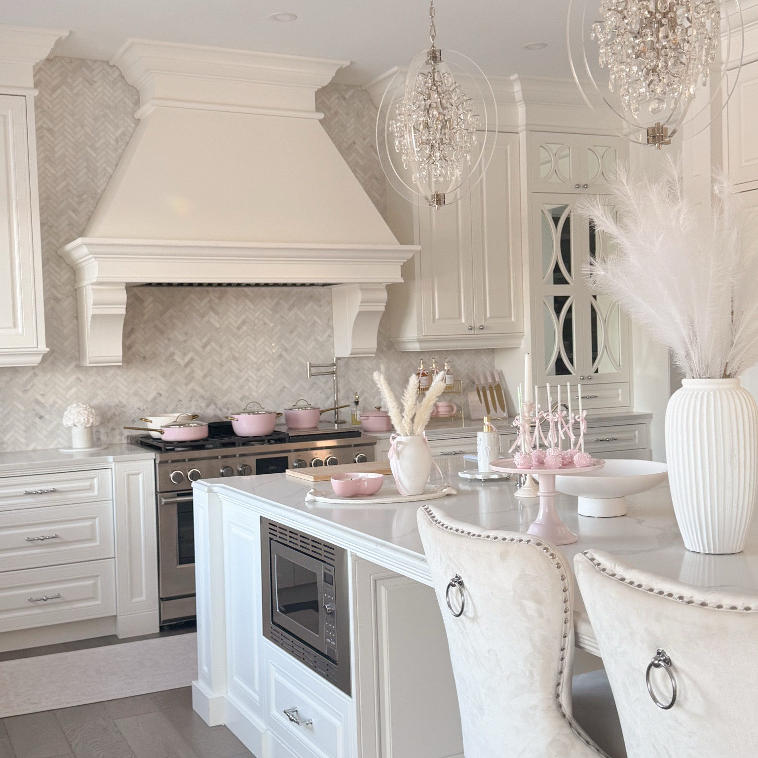 Clean kitchen goals…🎀🤍

#LTKcanada #LTKfamily