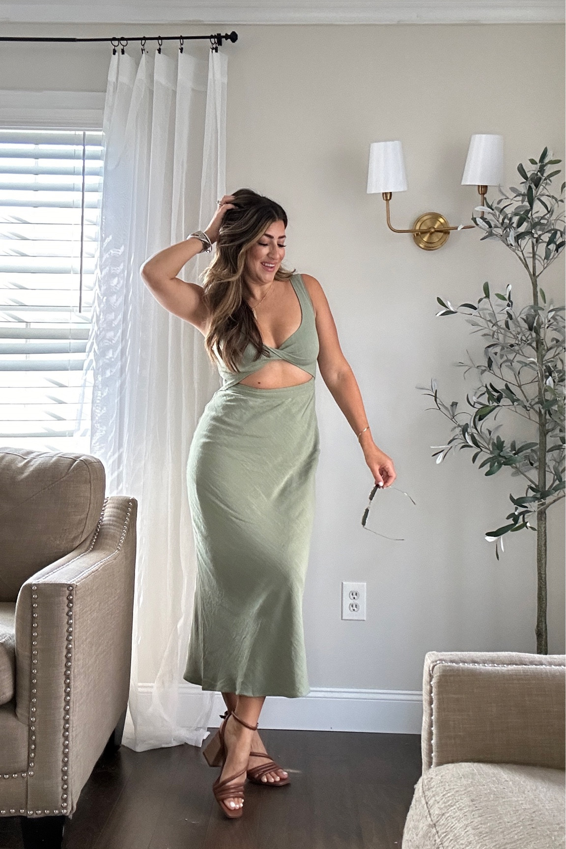 The CUTEST cut-out spring dress. Available in white and wearing TTS 6. Has slip under 🤌🏼. Use code LAURENHORN for 20% off (good site wide for a limited time!). Xx

Date night, spring dress, Easter dress, vacation outfit, resort wear. 

#LTKSeasonal #LTKfindsunder100 #LTKstyletip