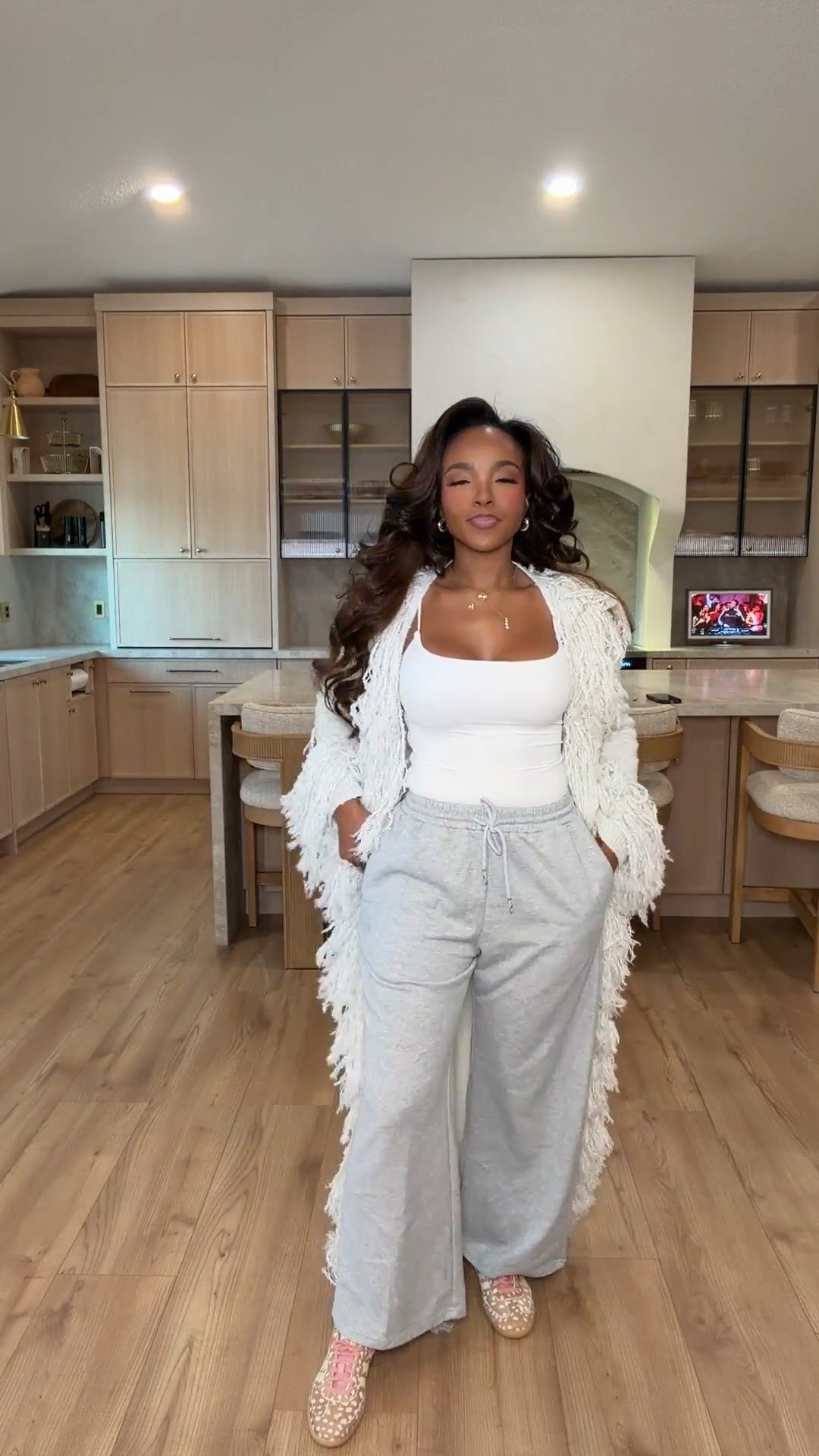 Cozy but make it chic! 🤍✨

This white fitted tank paired with relaxed gray wide-leg sweatpants and a statement textured cardigan is the ultimate cozy chic outfit! The perfect mix of comfort and effortless style for running errands, coffee dates, travel days, or lounging in style. Proof that casual can still look put together!

Everything is linked below! 🛍️

cozy chic outfits, gray wide leg sweatpants, white tank top outfit, textured cardigan outfit, elevated loungewear, casual fall outfits, comfortable travel outfits, airport outfit inspiration, trendy mom outfits, effortless everyday style, neutral casual outfits, cozy fall fashion, relaxed weekend outfits, stylish sweatpants outfit, casual street style