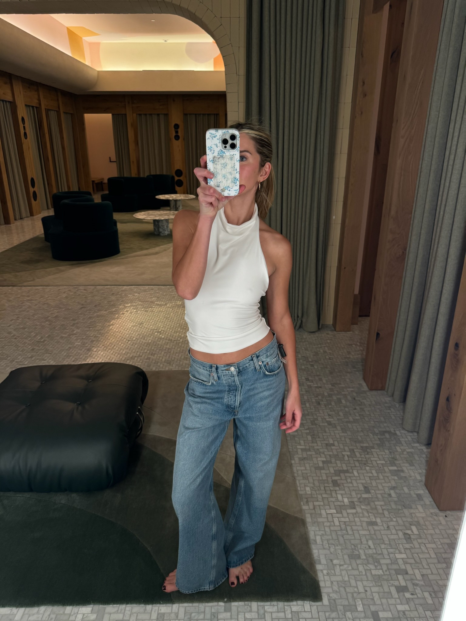 Aritzia Try On Haul!! In love with this halter top!! 
wearing size xs top and 26 jeans 

aritzia, try on haul, fall fashion, trendy fashion, aritzia too, aritzia jeans, aritzia fashion, chic style 

#LTKStyleTip