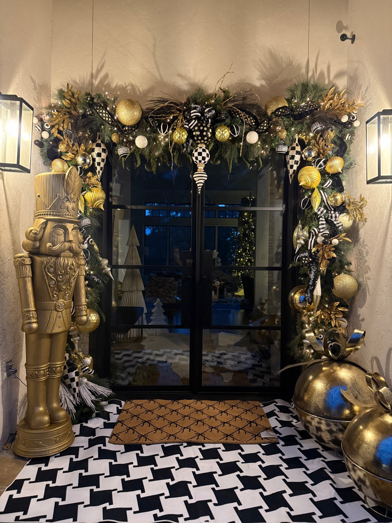 Holiday entryway!!

#LTKGiftGuide #LTKHome #LTKHoliday