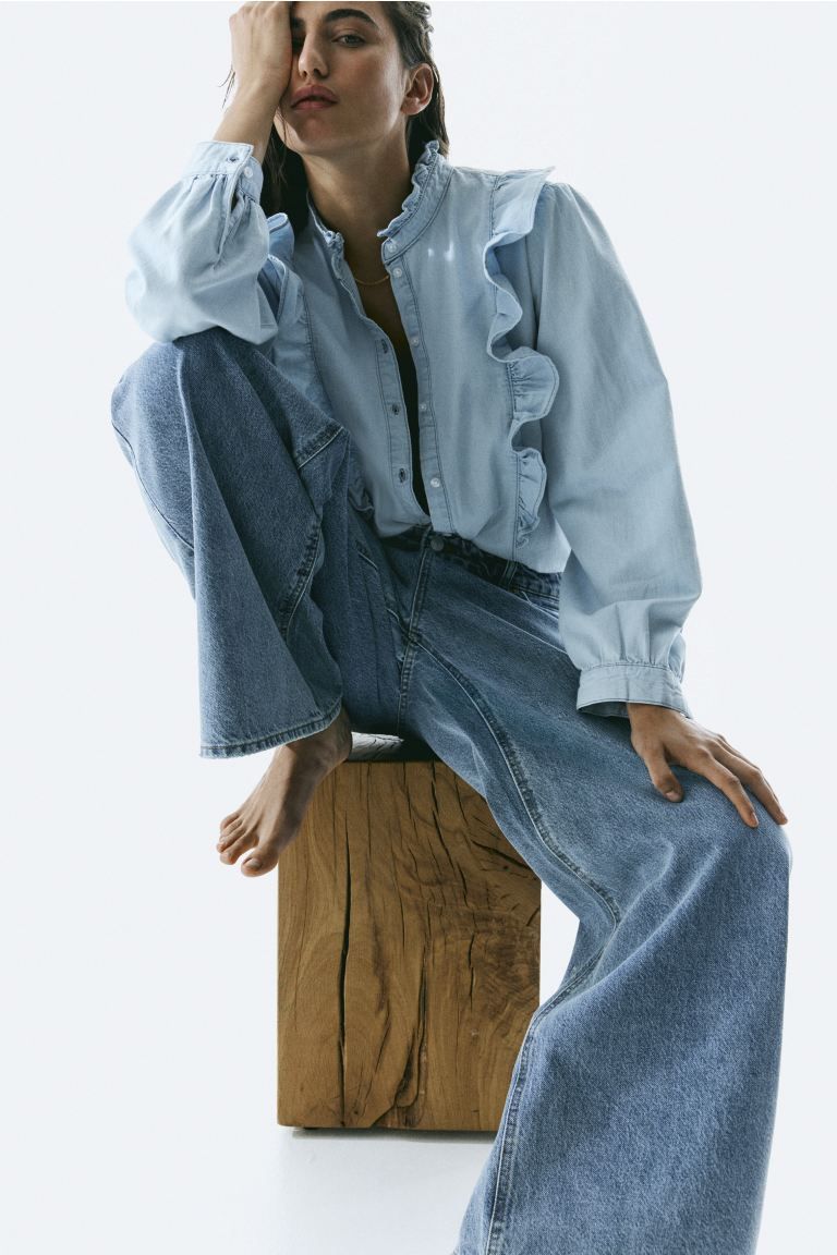 Frill-trimmed denim blouse - Light denim blue - Ladies | H&M GB | H&M (UK, MY, IN, SG, PH, TW, HK)