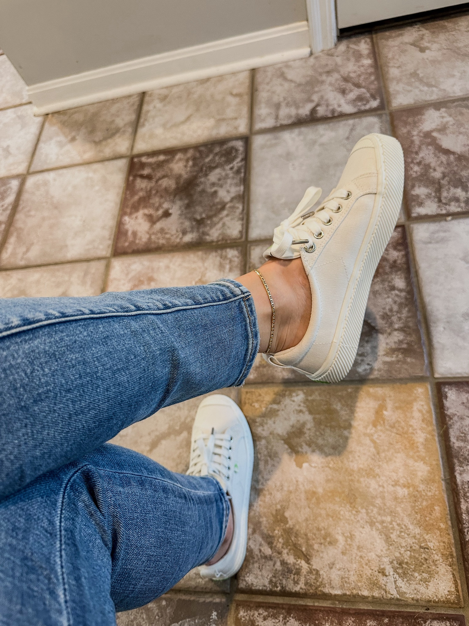 I’m not much of a bracelet girl but I love an anklet 

#LTKShoeCrush #LTKStyleTip #LTKFindsUnder50