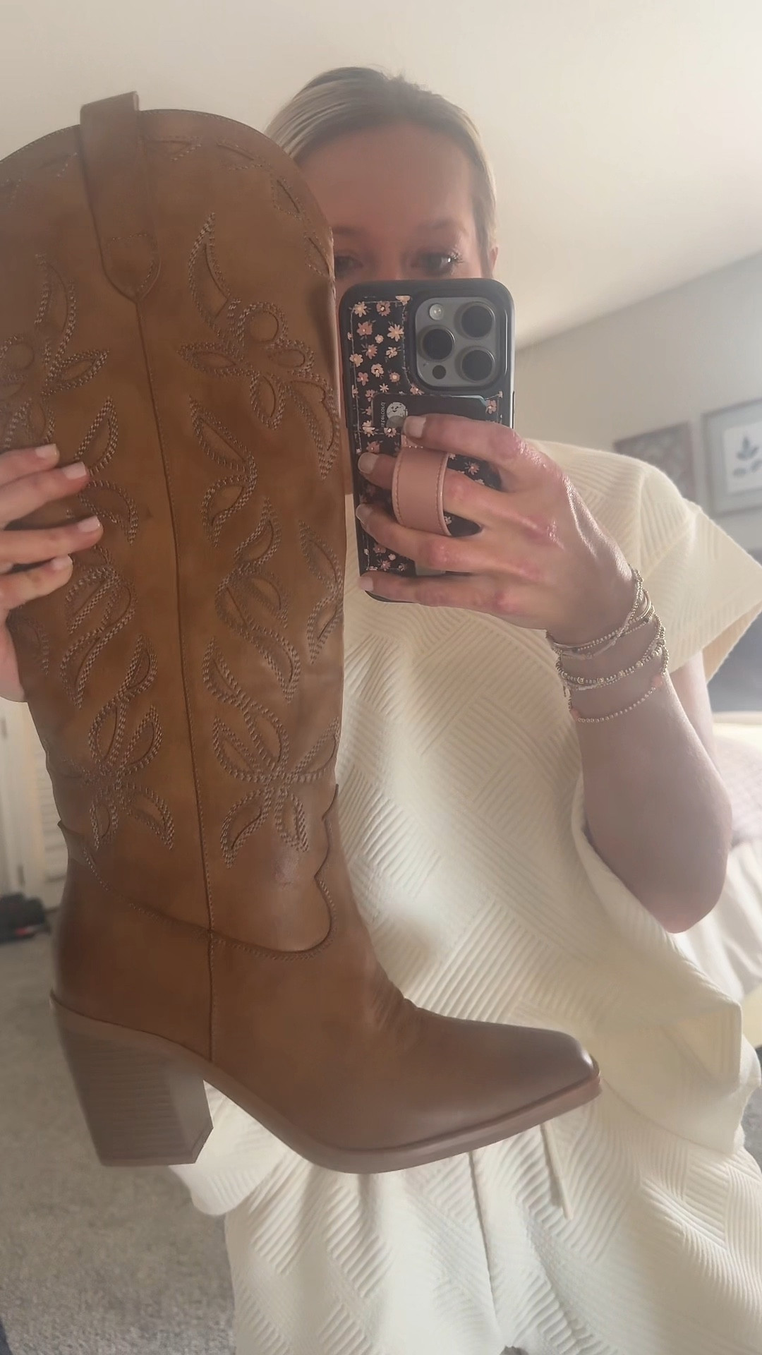 The perfect boot for the tall girls like me! Hits perfectly below the knee and would make the best shoe for a concert, a trip to Nashville, or date night! 

#wetkissshoes #wetkissboots #kneehighboots #cowgirlboots #nashvilleoutfitidea #countryconcertoutfitinspo

#LTKFindsUnder100 #LTKSaleAlert #LTKShoeCrush
