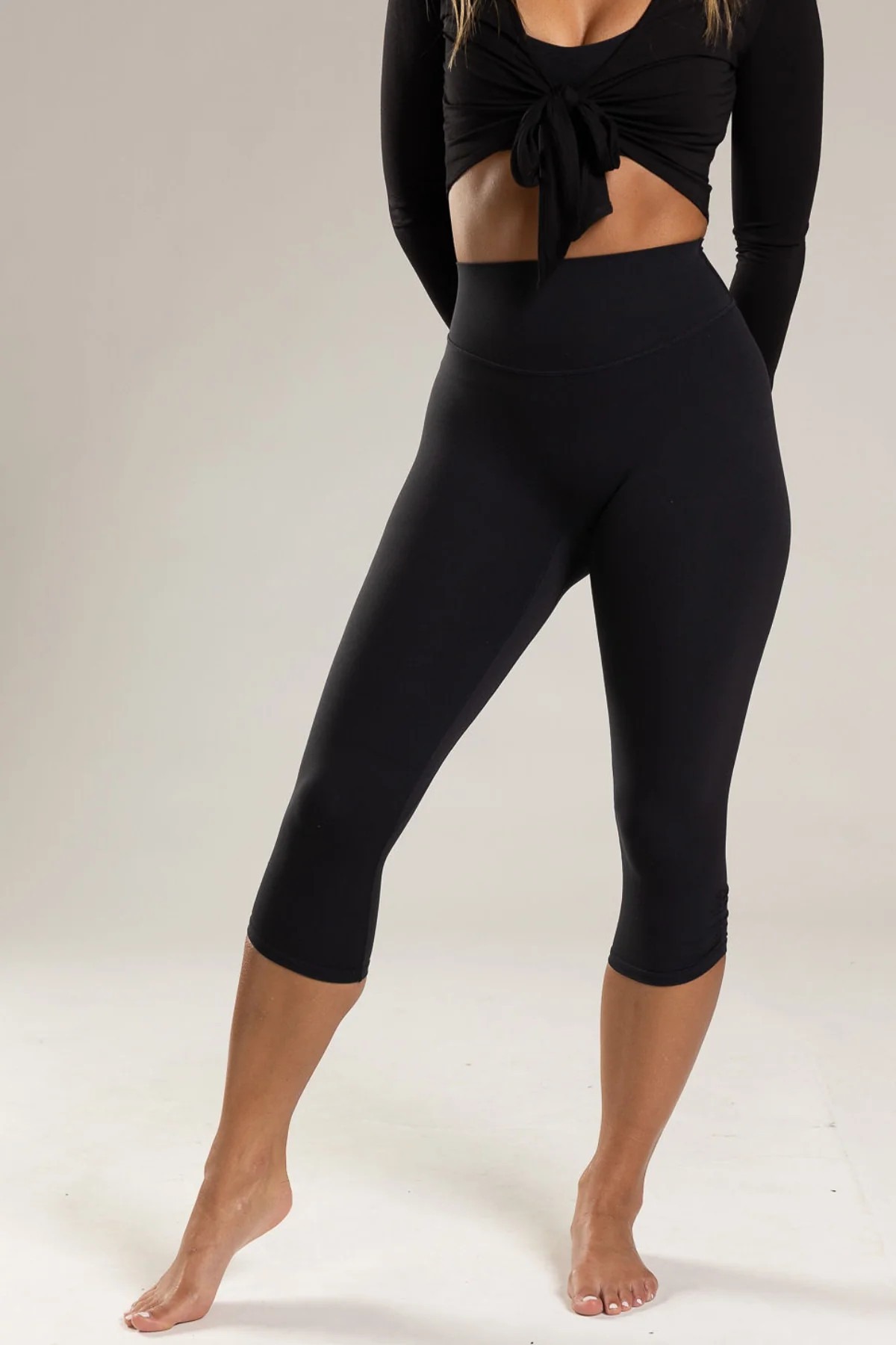 FEATHERTECH Sculpt Capri Legging | PTULA