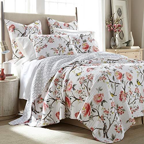 Amazon.com: Levtex Home - Birch Quilt Set - Full/Queen Quilt + Two Standard Pillow Shams - Floral wi | Amazon (US)
