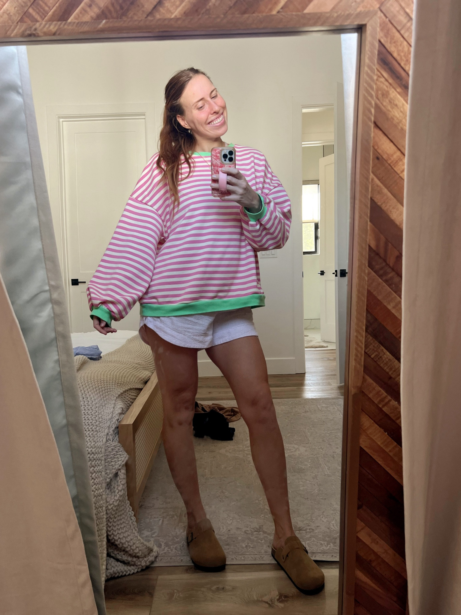 Striped sweatshirt! Wearing size L for oversized fit :) 