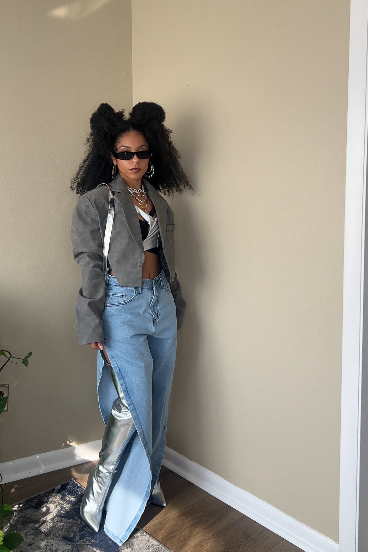 Blazer: Size XS; Top: Size XS; Jeans: Size 2

#LTKSaleAlert #LTKStyleTip #LTKSeasonal