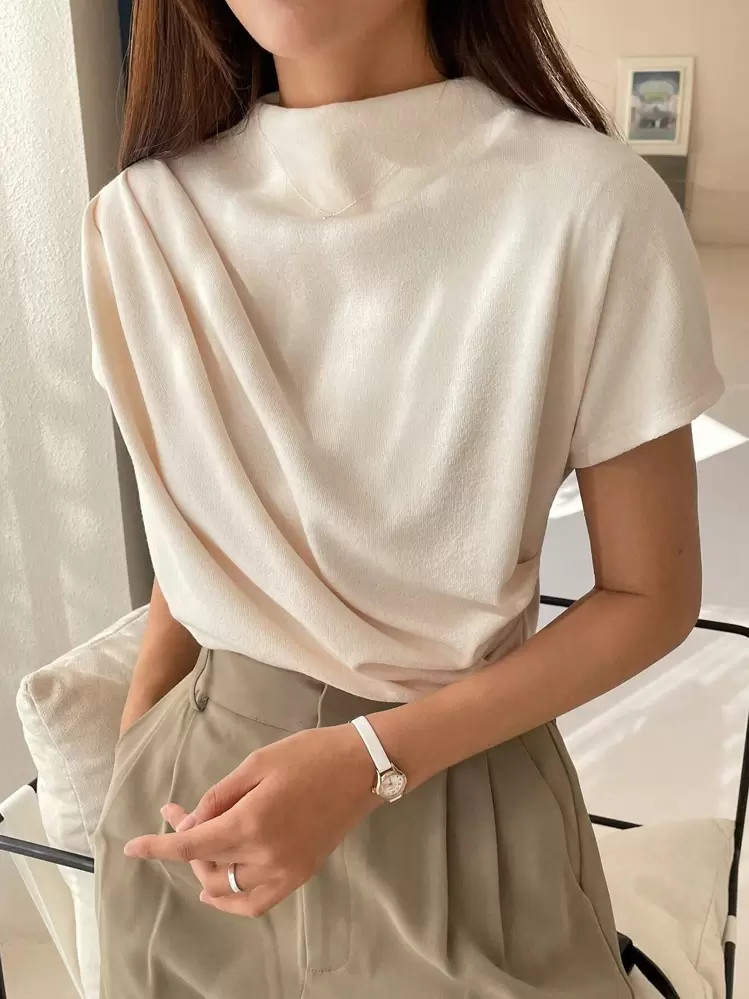 DAZY Solid Mock Neck Ruched Detail Tee | SHEIN