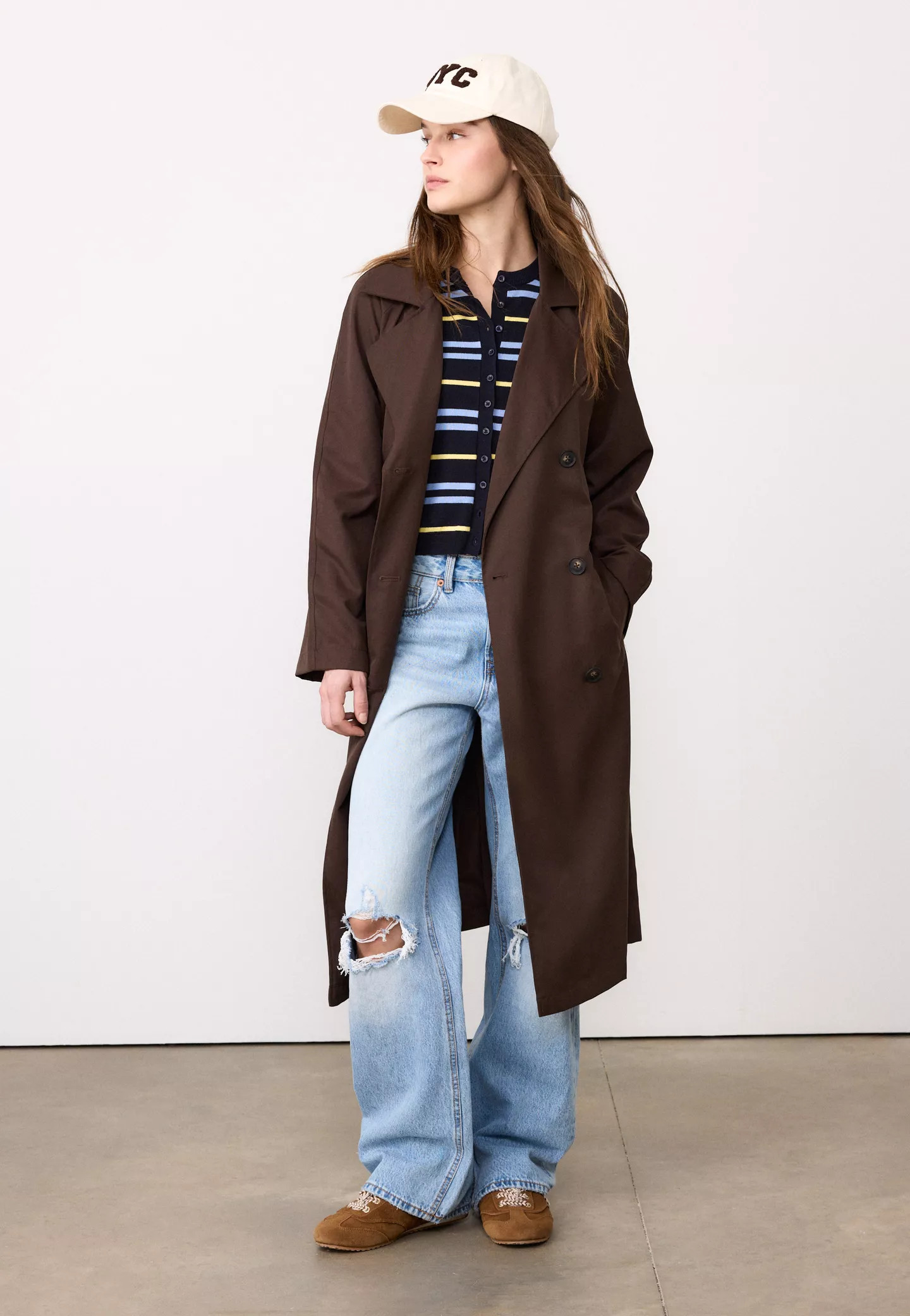 Oversized long flowing trench coat - Women's fashion | Stradivarius United Kingdom | Stradivarius (UK)