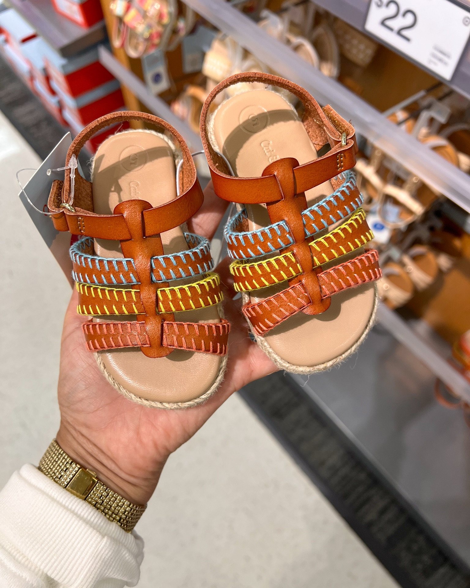 30% off New toddler summer sandals

Target finds, Target style, toddler girl @Target

#LTKSaleAlert #LTKmomlife